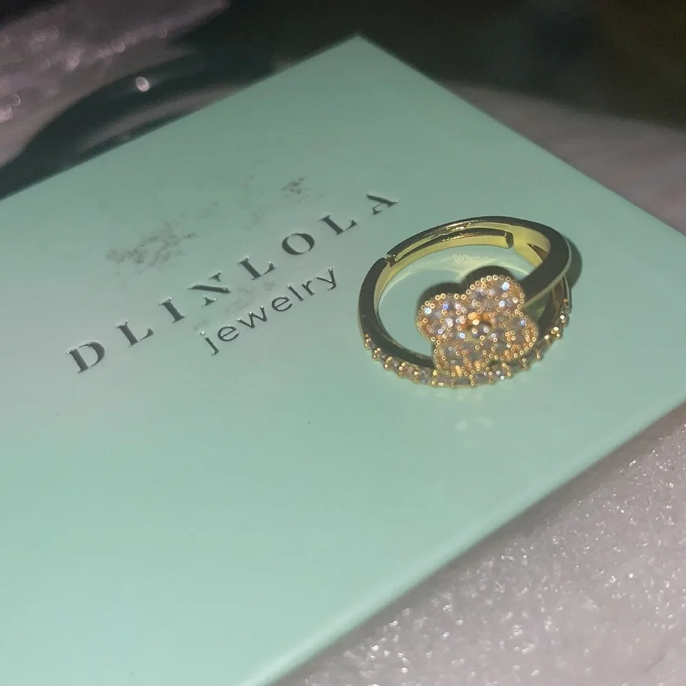 DLINLOLA Alhambra earring set - Picture 8 of 17
